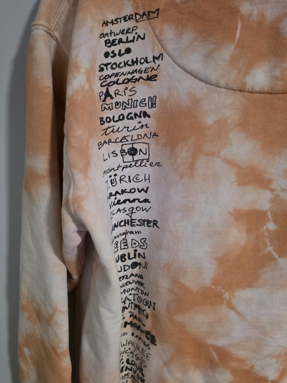 Shawn Mendes The Tour Tie Dye Hoodie Orange Graphic Pullover Size Medium - Picture 7 of 11